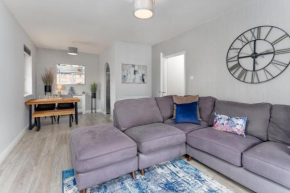Air Host and Stay - 2 bed 2 bath apartment with amazing river views